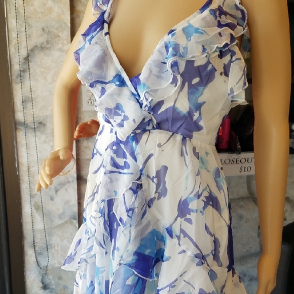 Dresses & Skirts - Ruffled floral lined low back mini
